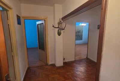 Apartament cu 3 camere decomandat în Central - 2