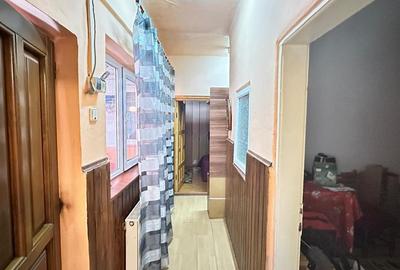 Casa batraneasca, zona  Buna Vestire  Ploiesti, teren 175 mp,renovata in 2004 - 9