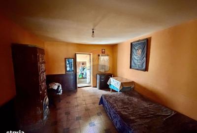 Casă cu 4 camere cu Teren 7727 Mp în Cârligele - 1