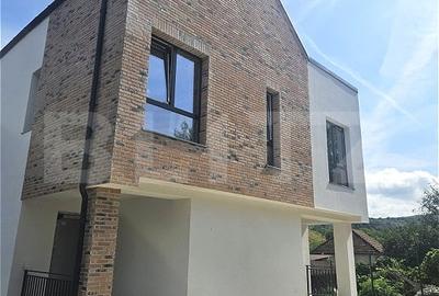 Casa cu 136 mp utili, mansarda amenajabila si intimitate intr-un ansamblu privat - 1