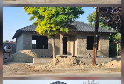 Casă cu 3 camere cu Teren 130 Mp în Central - 2