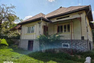 Casă cu 4 camere cu Teren 1278 Mp în Șișești - 1