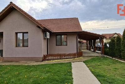 Casă individuală cu 3 camere cu Canalizare în Sânmihaiu Român - 1