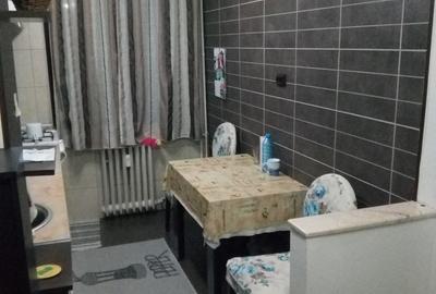 Apartament cu 3 camere semidecomandat în Teiul Doamnei - 19