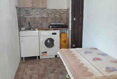 Apartament 1 camera la curte ,str. Traian - 7