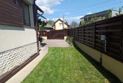 Casă cu 5 camere cu Teren 1000 Mp în Florești