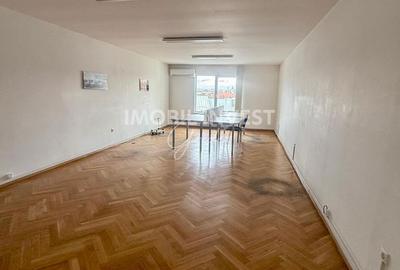 Spațiu comercial, de 270 mp, în Central - 7