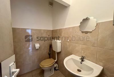 Spațiu comercial, de 32 mp, în Central - 8