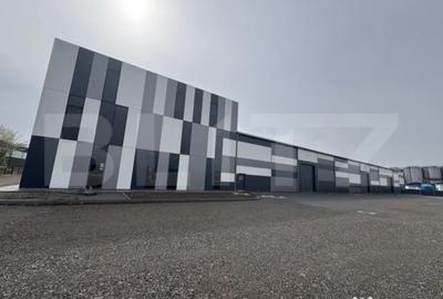 Spațiu comercial, de 3,000 mp, în Central - 6