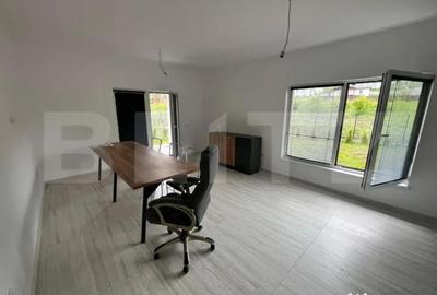 Casă cu 4 camere cu Teren 500 Mp în Central - 1