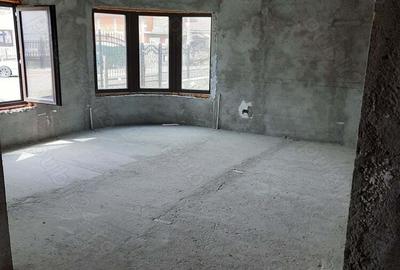 Casă cu 4 camere cu Teren 300 Mp în Căpățânești - 9
