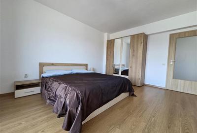 Apartament cu 2 camere semidecomandat, mobilat în Tractorul - 3