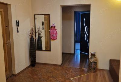 Apartament cu 4 camere decomandat în Central - 2