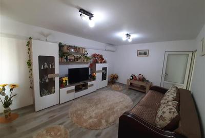 Apartament cu 2 camere decomandat, mobilat în Pelican
