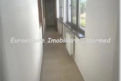 Casă cu 6 camere cu Teren 200 Mp în Faleza Nord - 2