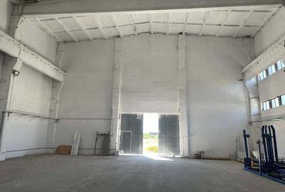 Spațiu comercial, de 900 mp, în Industrială - 3