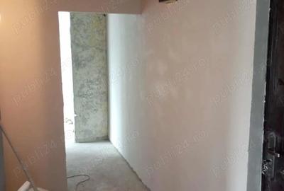 Apartament cu 2 camere decomandat în Micro 3 - 4