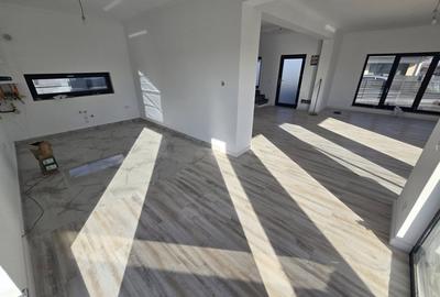 CARTIER PRIVAT, CASA 4 CAMERE, 2 BAI, MIROSLAVA , PLACA DE BETON PESTE ETAJ - 26