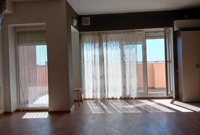 Apartament cu 2 camere semidecomandat, mobilat în Titan - 3