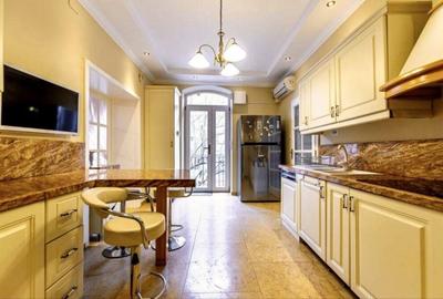 Apartament cu 3 camere în Central - 2