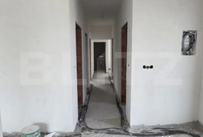 Casă cu 4 camere cu Canalizare în Unirea