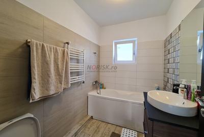 Casă individuală cu 4 camere cu Canalizare în Dragomirești-Deal - 9