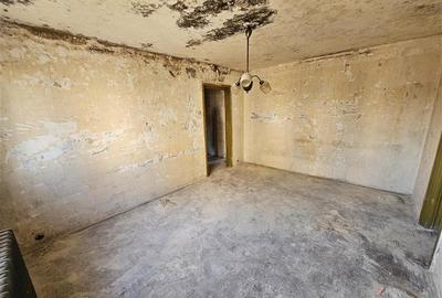 Apartament cu 2 camere semidecomandat în Micro I - 2