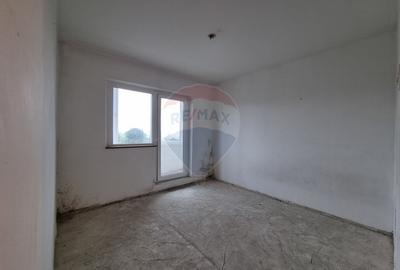 Apartament (De renovat) cu 3 camere de vanzare in zona Exterior Vest - 1