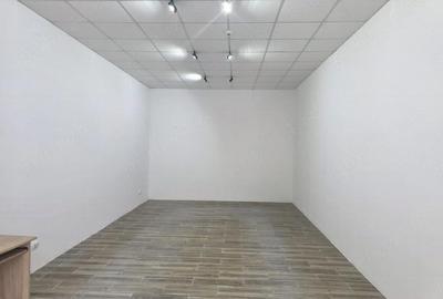 Spațiu comercial, de 40 mp, în Central - 3
