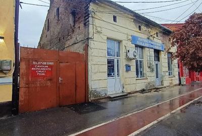 Casă cu Teren 380 Mp în Central - 1