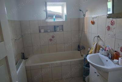 Casă cu 4 camere în Central - 2