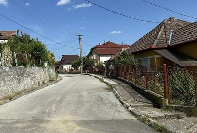 Casă cu 2 camere decomandat în Târnăveni