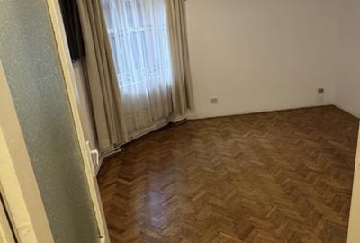 Garsonieră decomandată, mobilată în P-ța Victoriei - 4