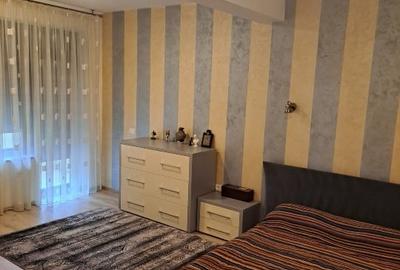 Casă cu 11 camere cu Teren 394 Mp în Nord - 11