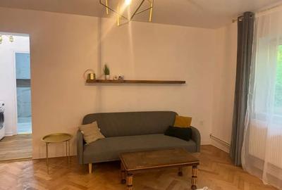 Vand apartament cu trei camere zona OM casute - 1