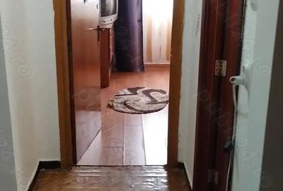 Apartament cu 3 camere decomandat în Militari