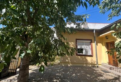 Casă individuală cu 4 camere în Central