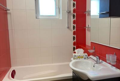 Apartament cu 3 camere decomandat în Nerva Traian