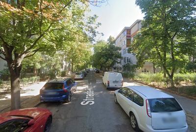 Apartament cu 3 camere decomandat în Siderurgiștilor
