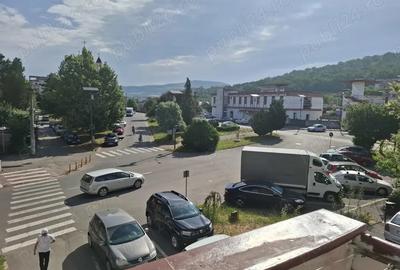 Vand apartament 2 camere in GHERLA , Piata Unirii , etaj 1 - 5