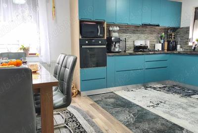 Casă cu Teren 569 Mp în Zăvoi - 9