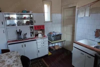 Casă cu 4 camere în Central - 4