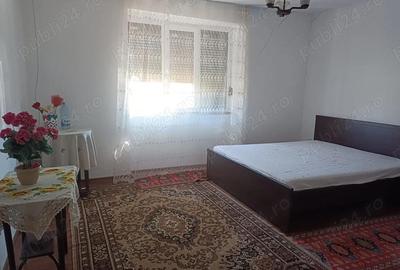 Casă cu 4 camere cu Teren 748 Mp în Bacova - 1