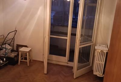 Apartament cu 3 camere decomandat în Titan - 2