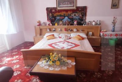 Apartament cu 4 camere semidecomandat în Central - 1