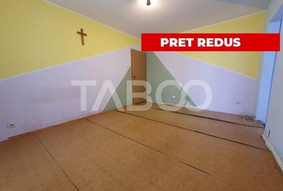 Apartament cu 3 camere semidecomandat în Făgăraș