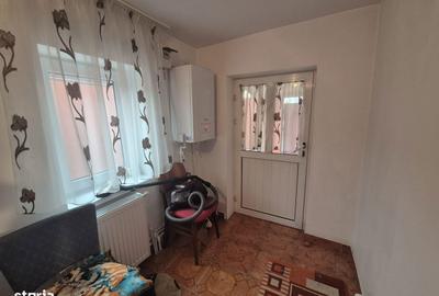 Casă cu 4 camere cu Canalizare în Central - 9