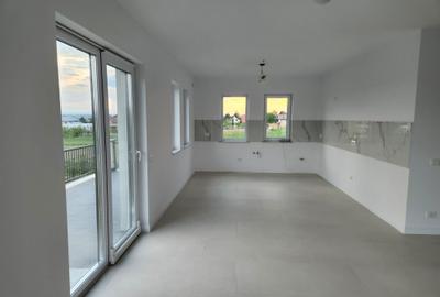 Casă cu 4 camere cu Teren 540 Mp în Central - 4
