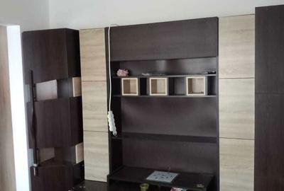 Apartament cu 2 camere semidecomandat în Cetate