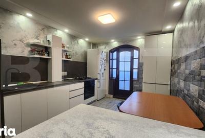 Apartament cu 4 camere în Central - 1